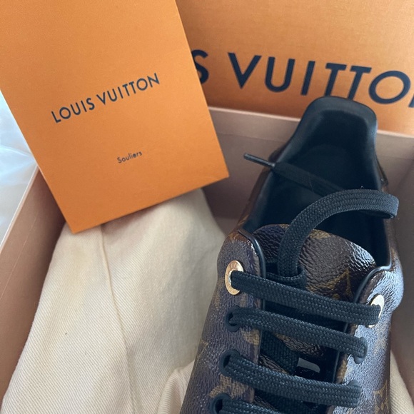 Louis Vuitton Accessories - Louis Vuitton Souliers black shoe laces